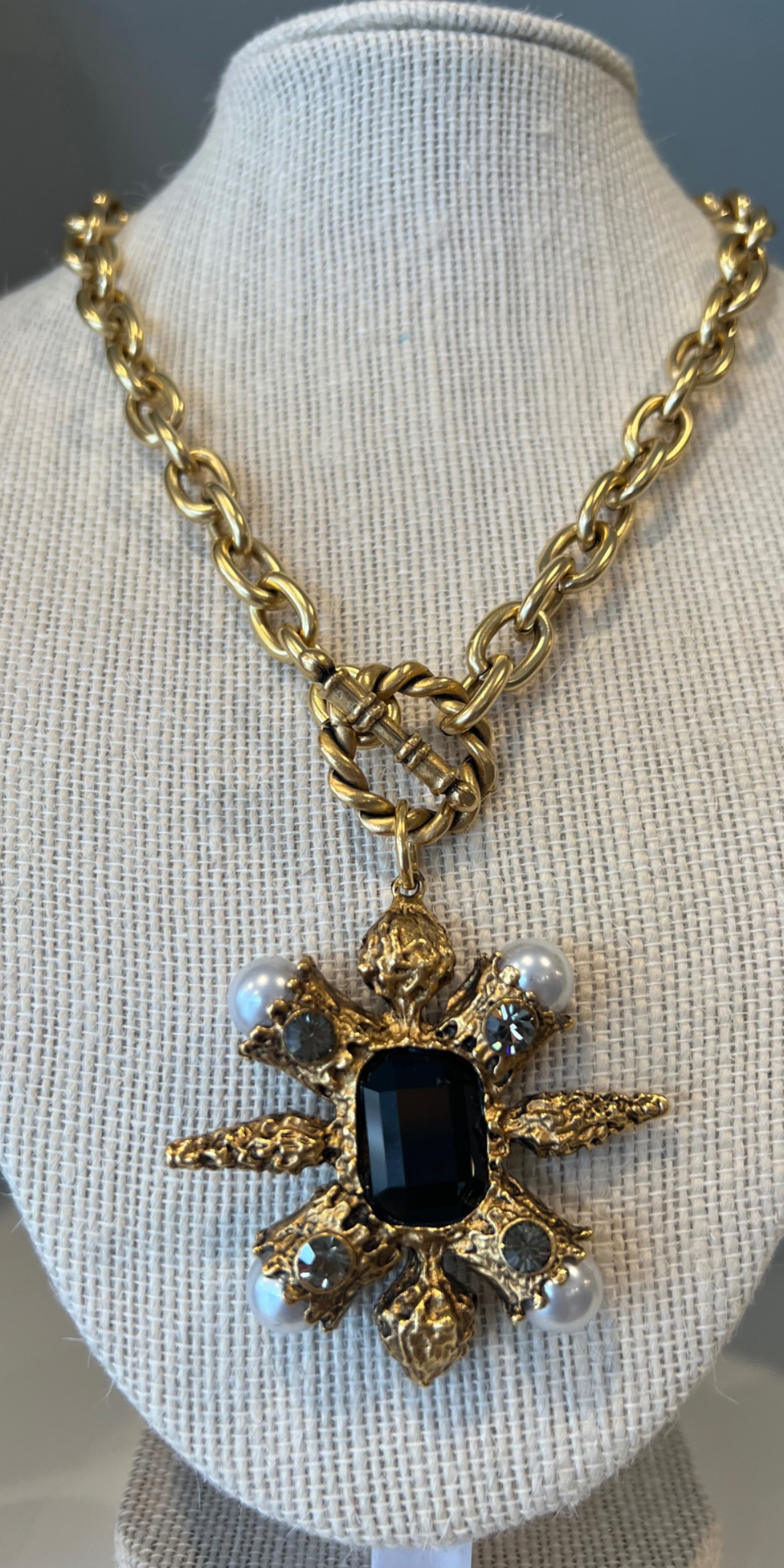 Cruz Necklace