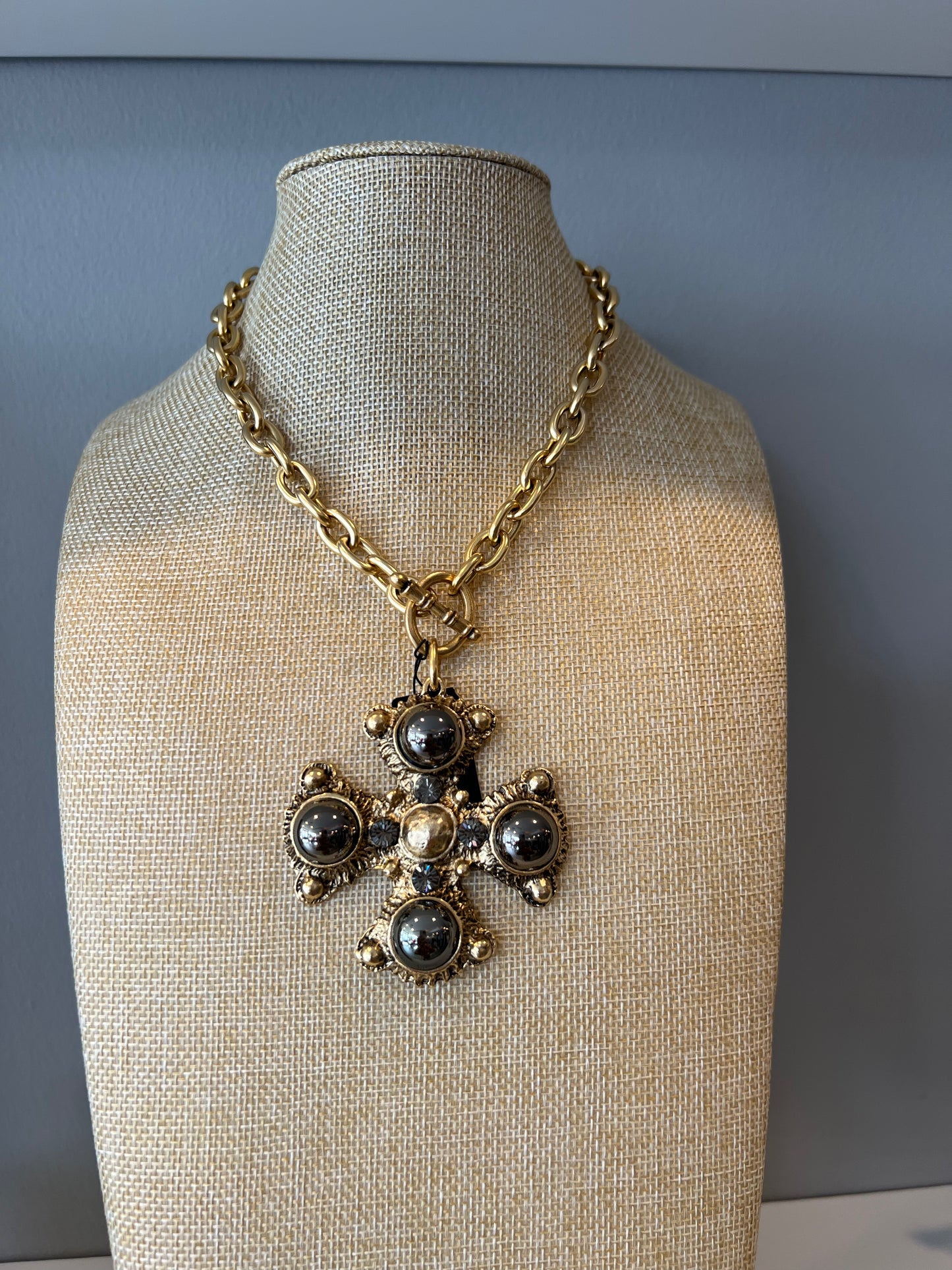 Cruz Grande Necklace